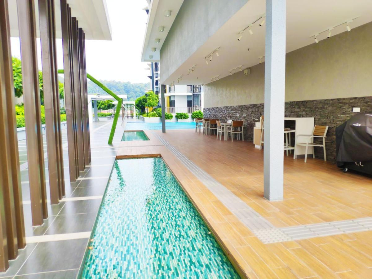 Le Pavilion By Salaam Suites, 5 Pax, Near Setiawalk Puchong Exterior photo